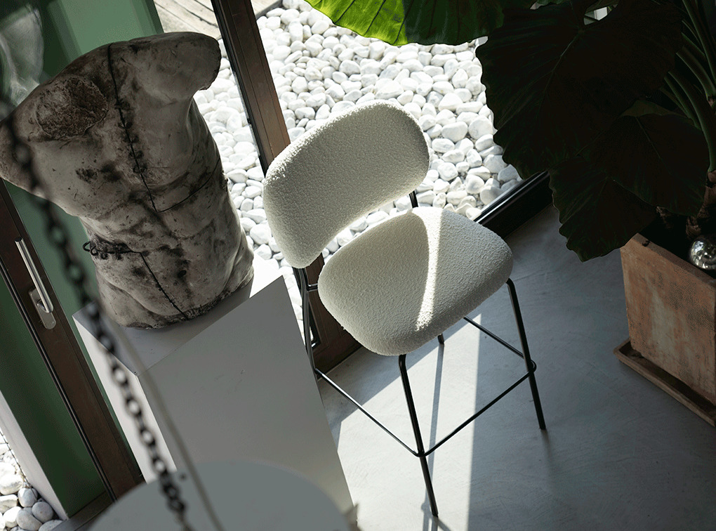 Eli Stool indoor version