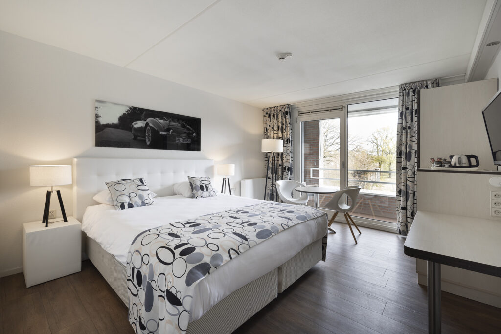 Hotel Mitland - Up chair bedroom