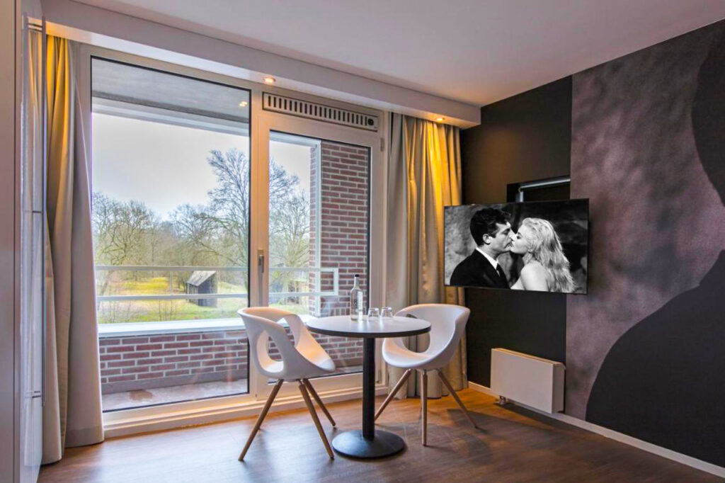 Hotel Mitland - Up chairs