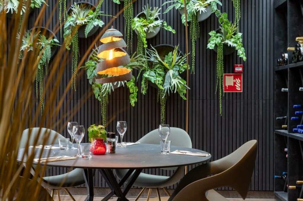 Hotel Mitland - Moon chair